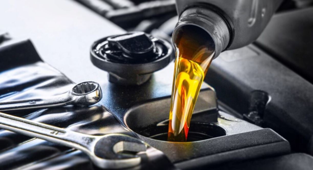 Kiểm tra dầu động cơ ô tô: Hướng dẫn của Ford Bình Triệu